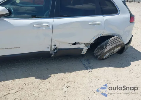 2019 Jeep Cherokee Latitude 4X4 z USA, uszkodzony, nr VIN 1C4PJMCBXKD239602